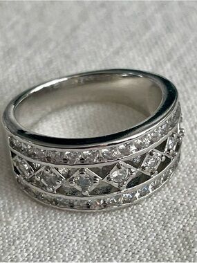 NWOT Silver Tone CZ Eternity Band Ring - White